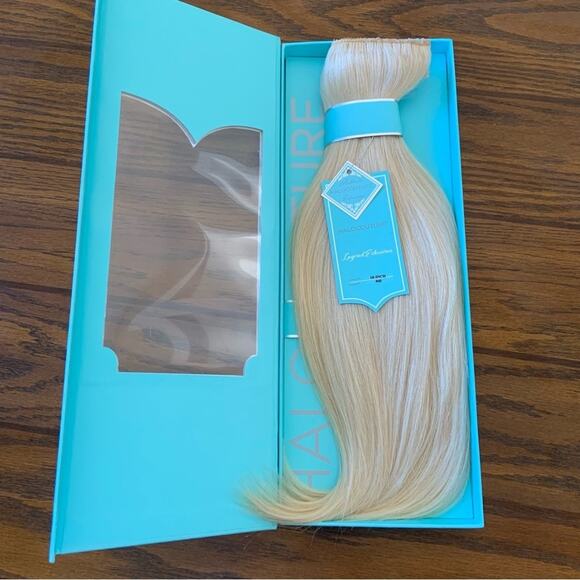 Halo Couture Halo Hair Extensions 18 inches Layered #60 Platinum Blonde Halo - Picture 3 of 16